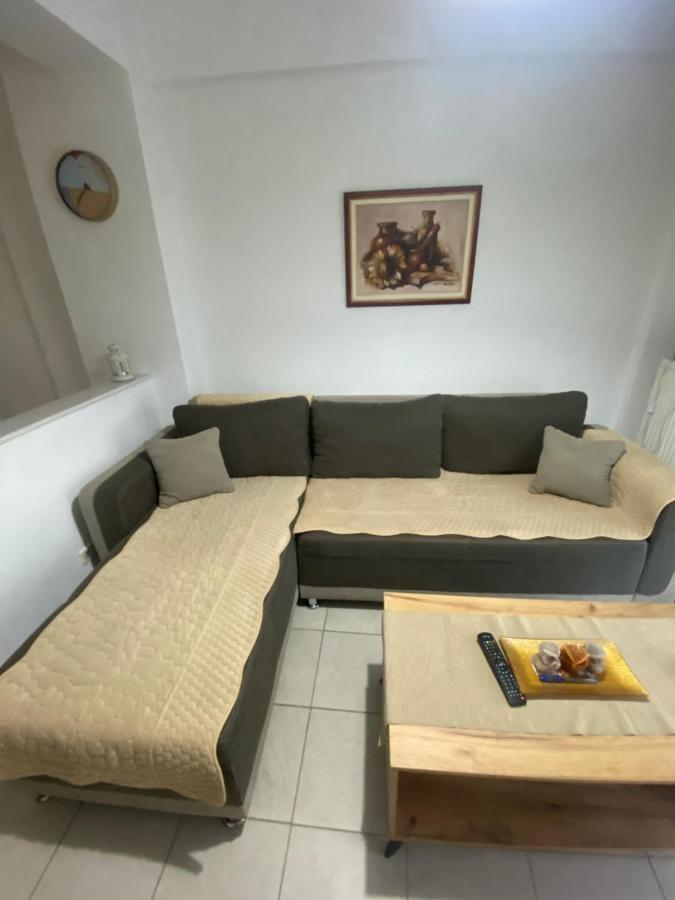 Lovely 2-Bedroom Appartement With Free Parking 아기아 트리아스 외부 사진